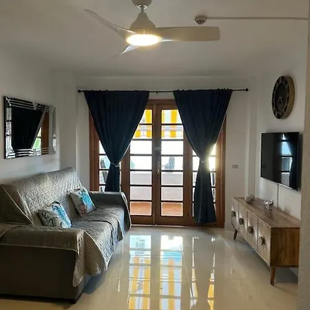 Modern,strandnaehe, Club Olympus, Garten Tenerife Apartment *